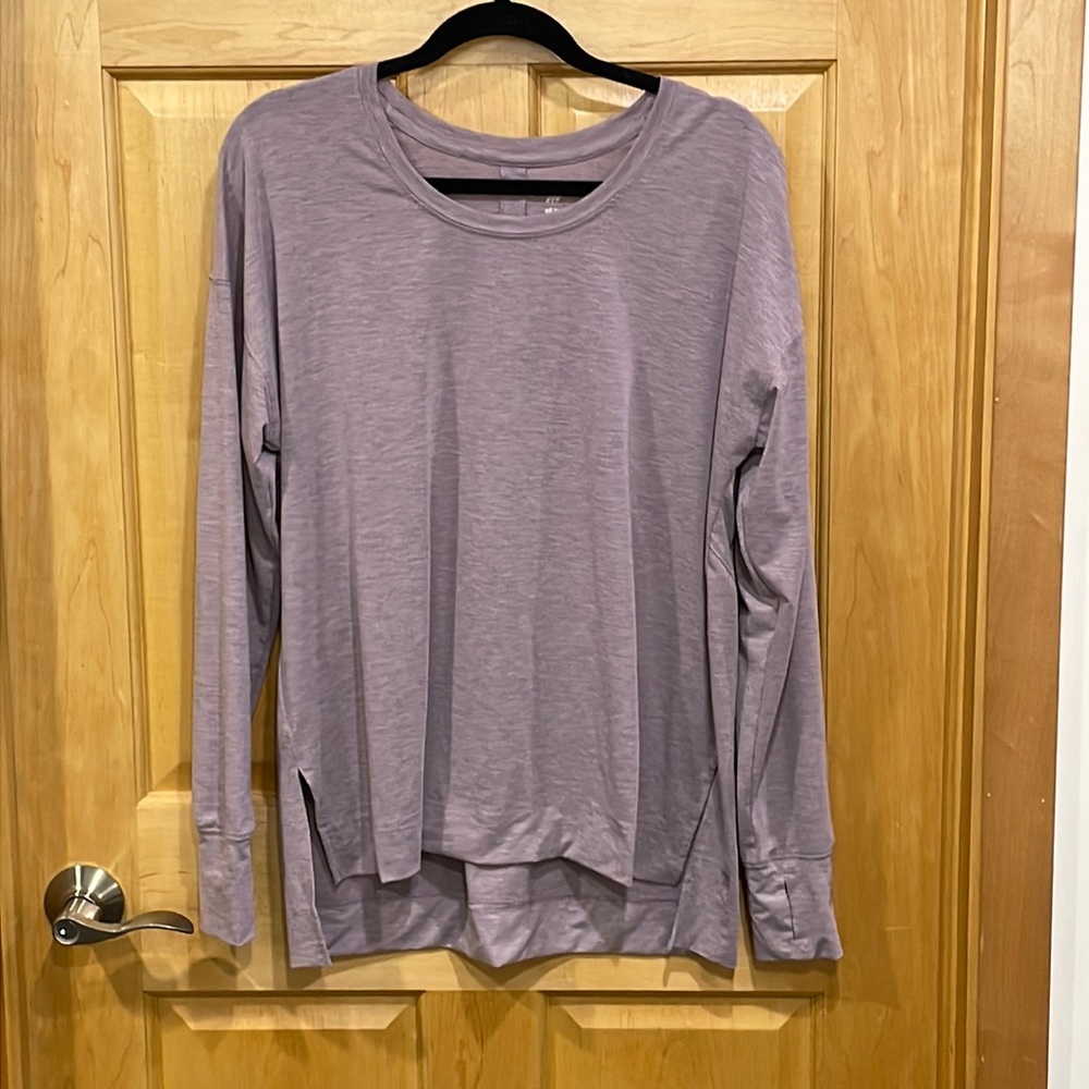 All in motion lavender long sleeve top thumb holes size L
